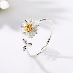 Blooming Daisy Flower Ring