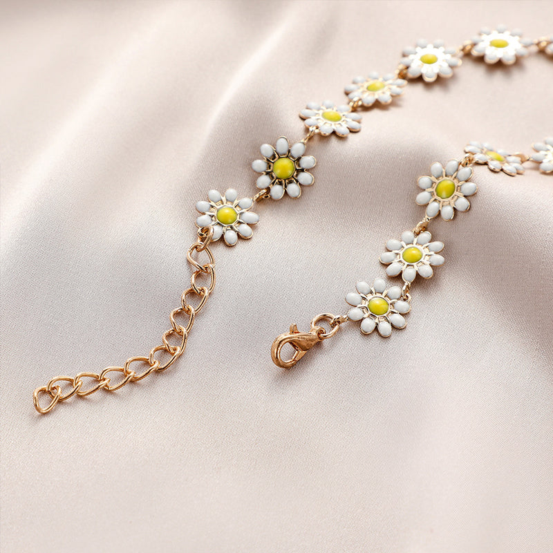 Dainty Daisy Flower Choker Necklace
